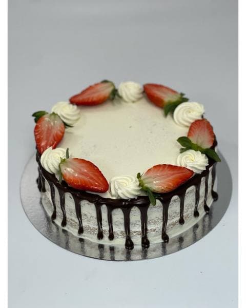 Chocolate Drip Strawberry Cake
