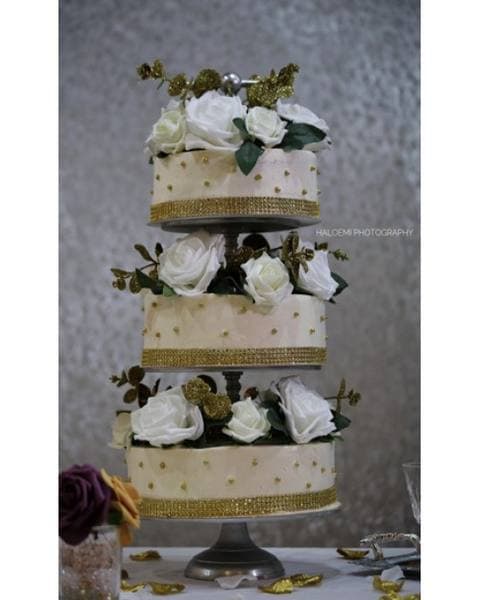 Gold Diamante Ivory Rose Cake
